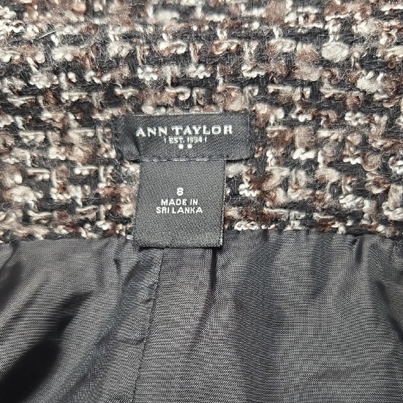Ann Taylor Lined Black and Gray Tweed Mini Skirt Size 8 - Picture 4 of 6